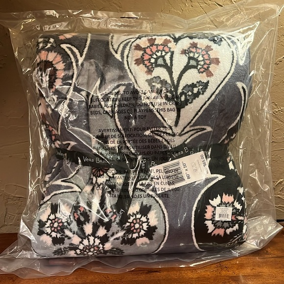 Vera Bradley Throw Blanket, Ornate Bloome - Picture 4 of 4